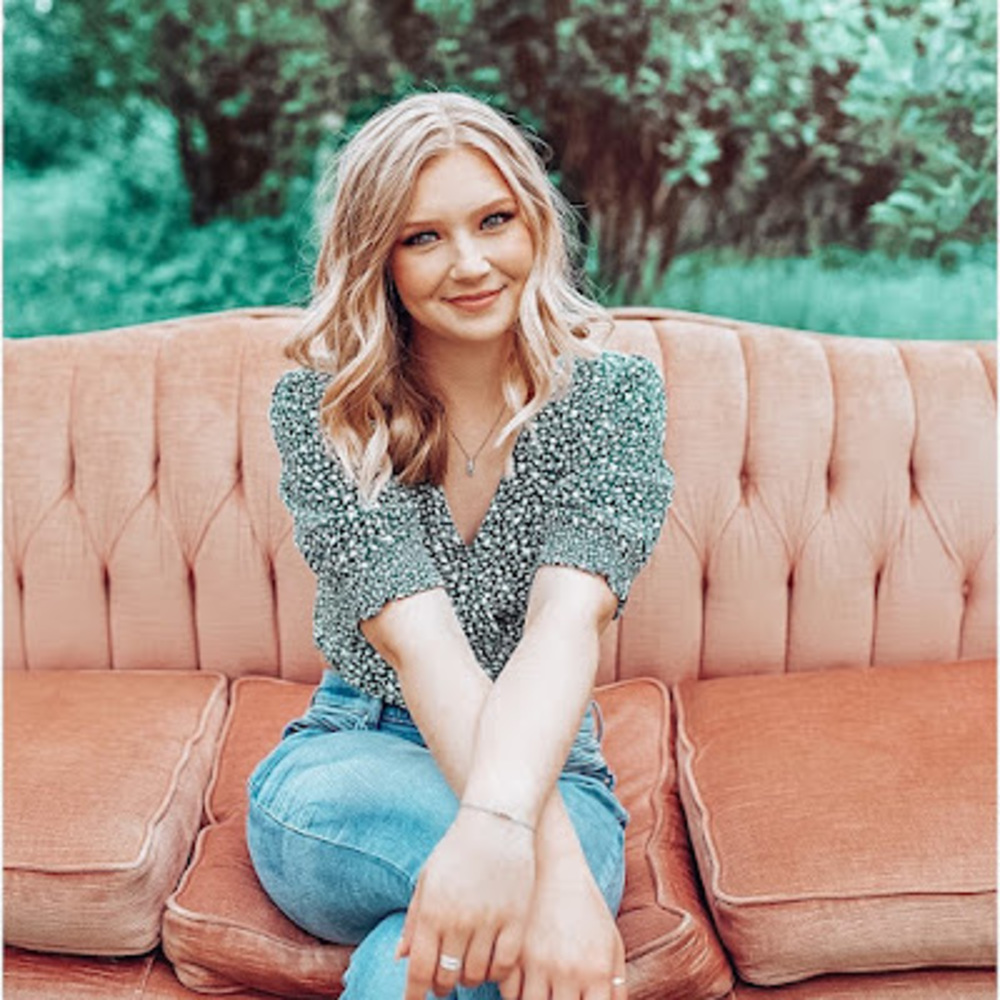 Meet your Posher, Olivia